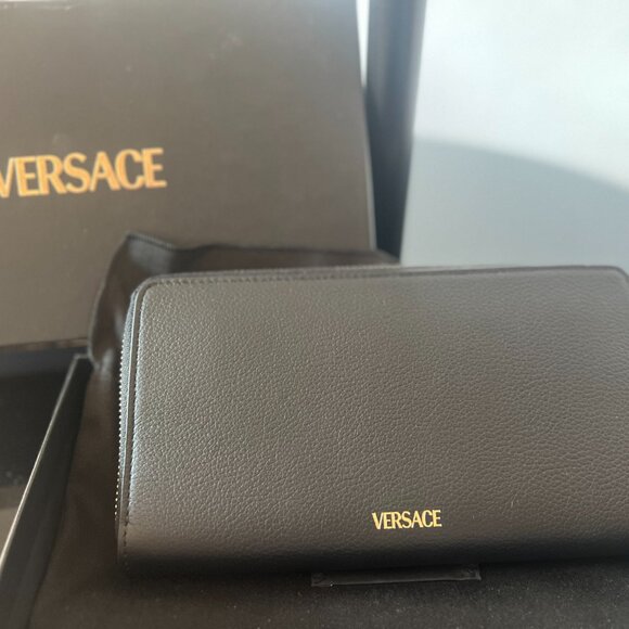 SOLD VERSACE La Medusa Continental Wallet Black New w/ Authenticity Card/Bag/Box - Picture 5 of 16